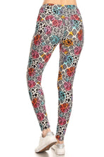 Load image into Gallery viewer, 5-inch Long Yoga Style Banded Lined Damask Pattern Printed Knit Legging With High Waist